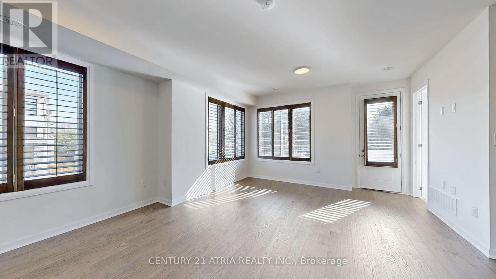 205 The Donway East, Toronto, Ontario  M3B 0B4 - Photo 10 - C12256152