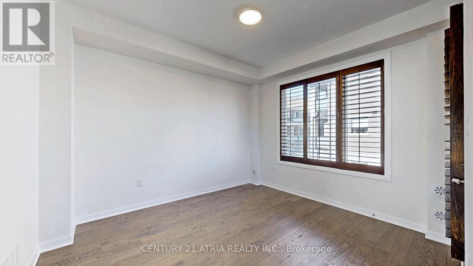 205 The Donway East, Toronto, Ontario  M3B 0B4 - Photo 21 - C12256152