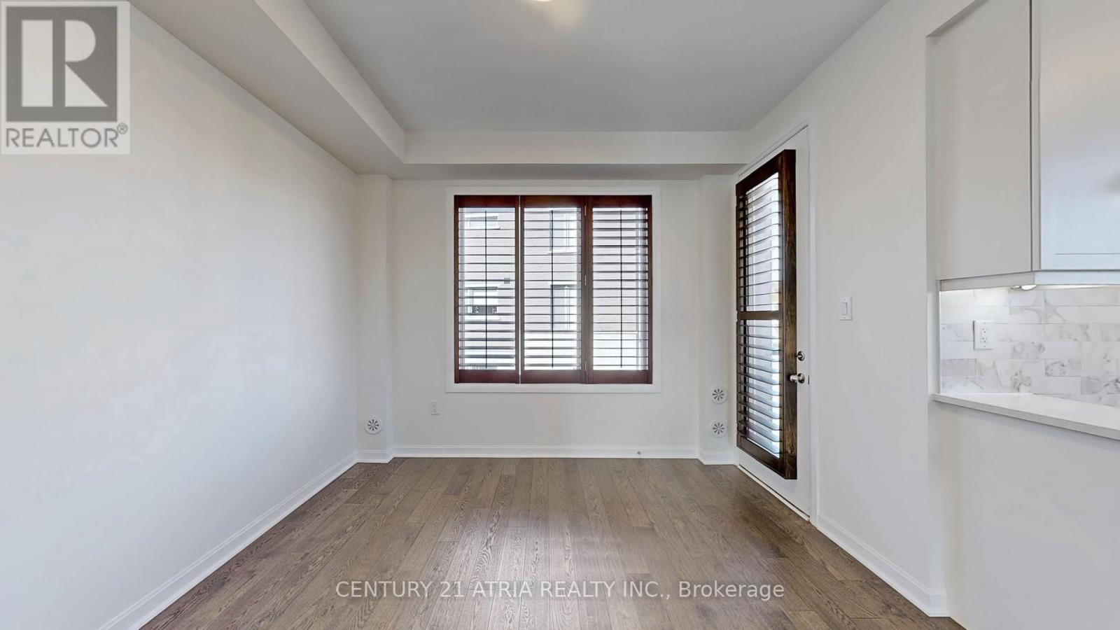 205 The Donway East, Toronto, Ontario  M3B 0B4 - Photo 22 - C12256152