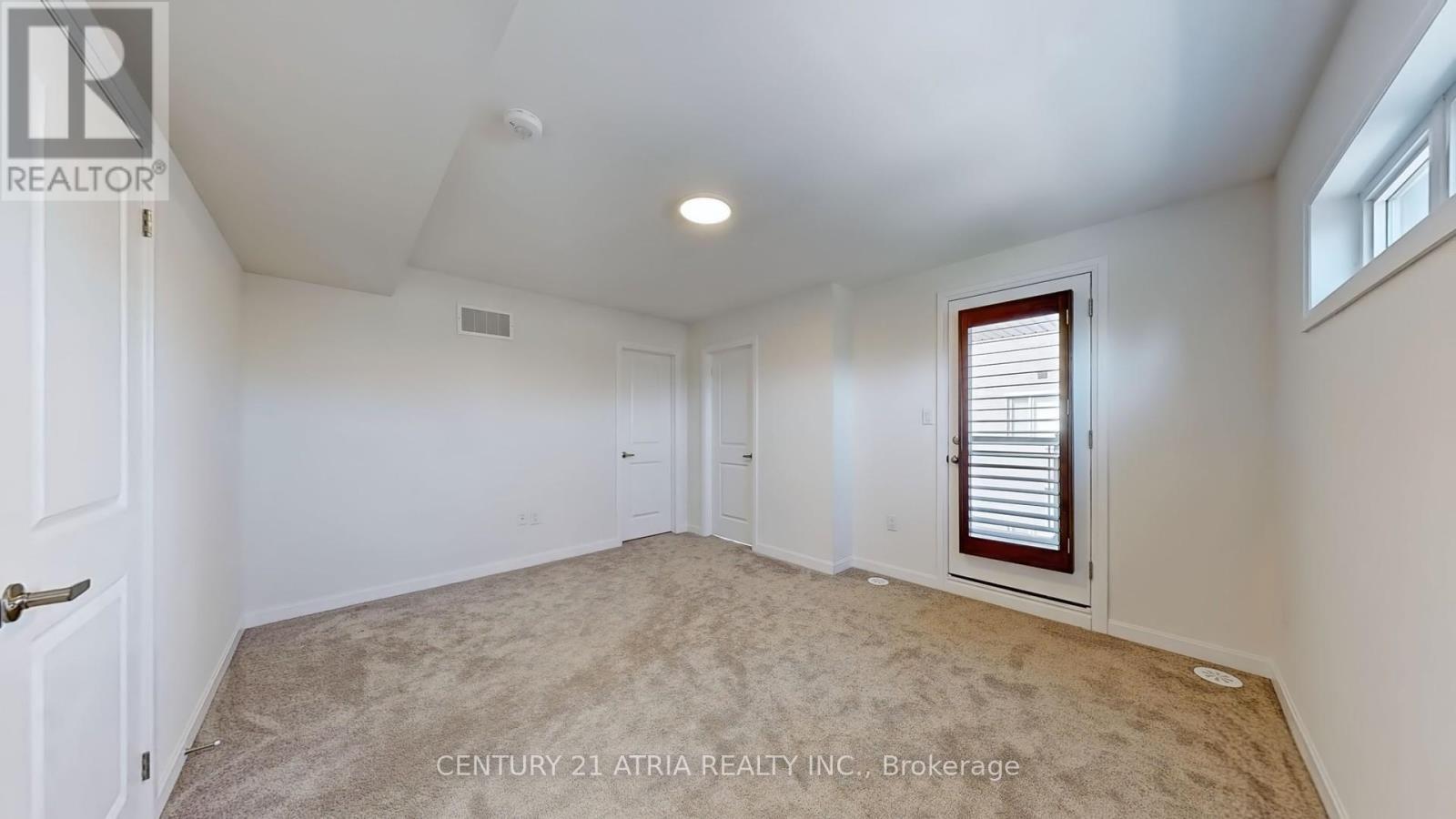 205 The Donway East, Toronto, Ontario  M3B 0B4 - Photo 30 - C12256152