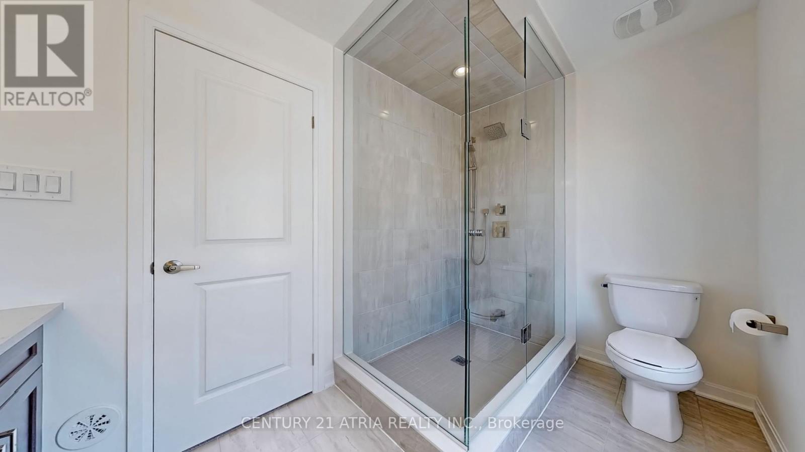 205 The Donway East, Toronto, Ontario  M3B 0B4 - Photo 33 - C12256152