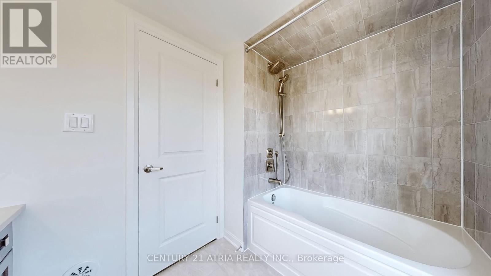 205 The Donway East, Toronto, Ontario  M3B 0B4 - Photo 42 - C12256152
