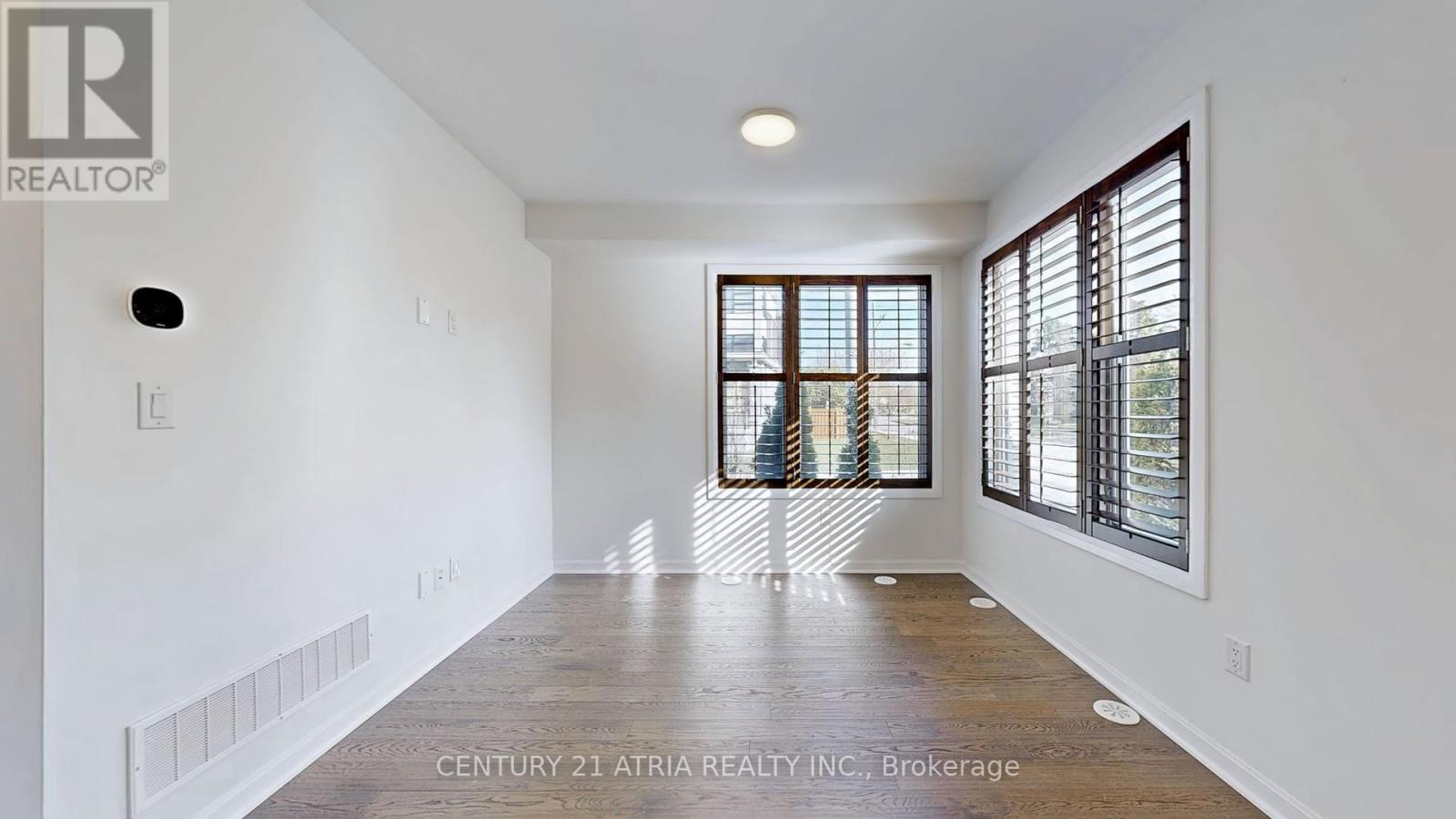205 The Donway East, Toronto, Ontario  M3B 0B4 - Photo 9 - C12256152