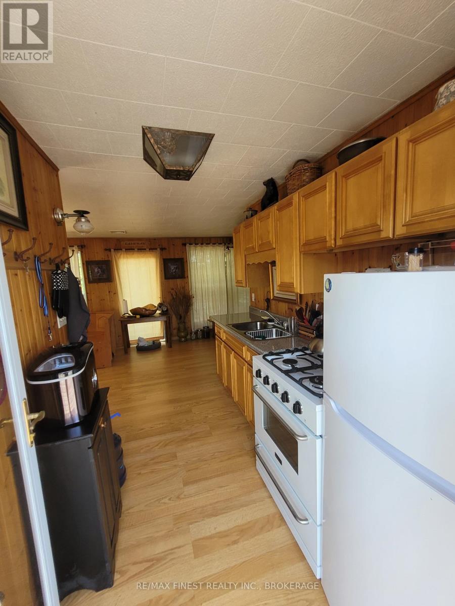 128 Island, Rideau Lakes, Ontario  K0G 1V0 - Photo 9 - X12256358