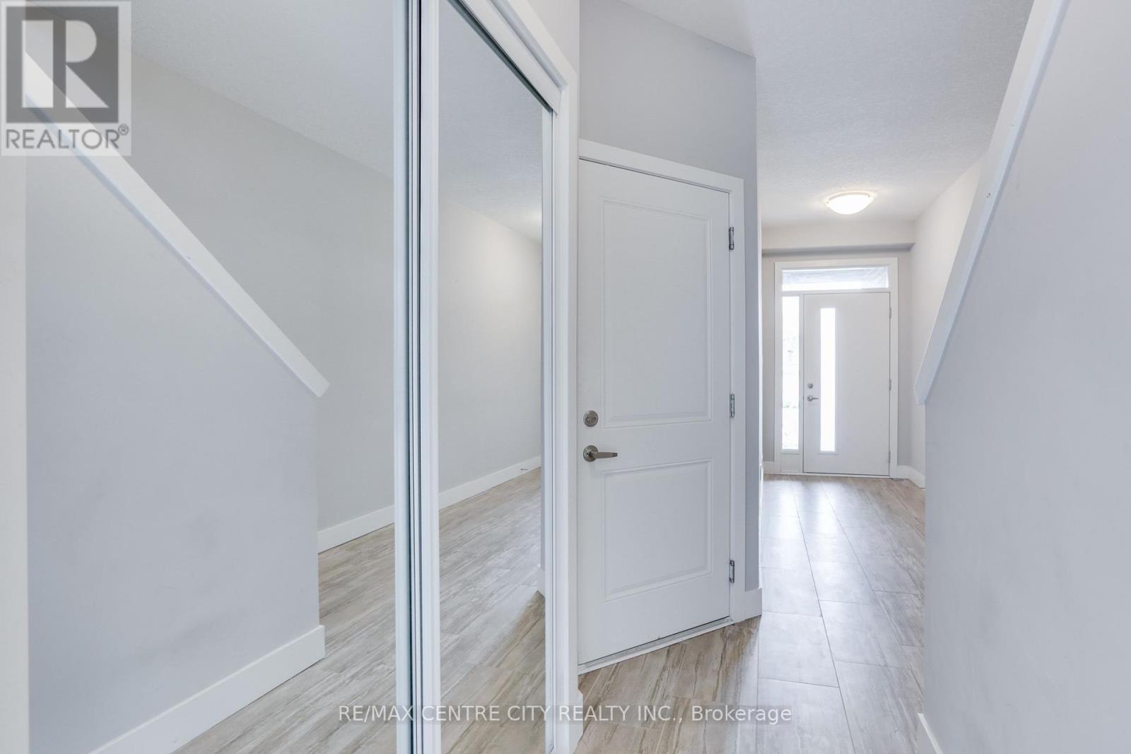 106 - 2070 Meadowgate Boulevard, London South, Ontario  N6M 1C6 - Photo 7 - X12256305
