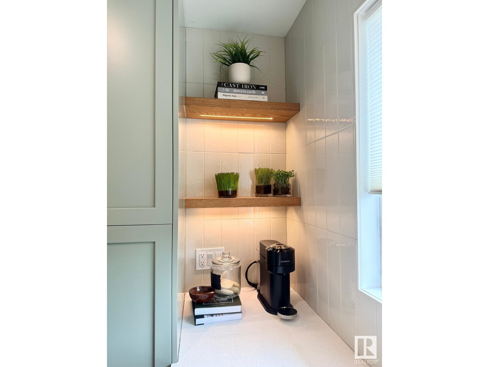 Property at 9444 74 ST NW image 3