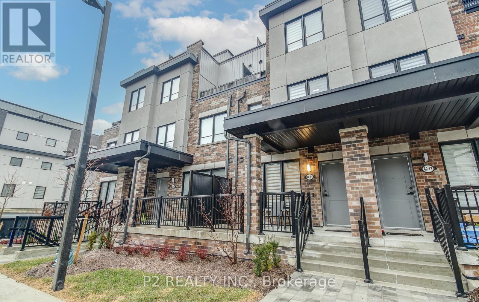 11 - 40 Baynes Way, Bradford West Gwillimbury, Ontario  L3Z 4M4 - Photo 2 - N12256264