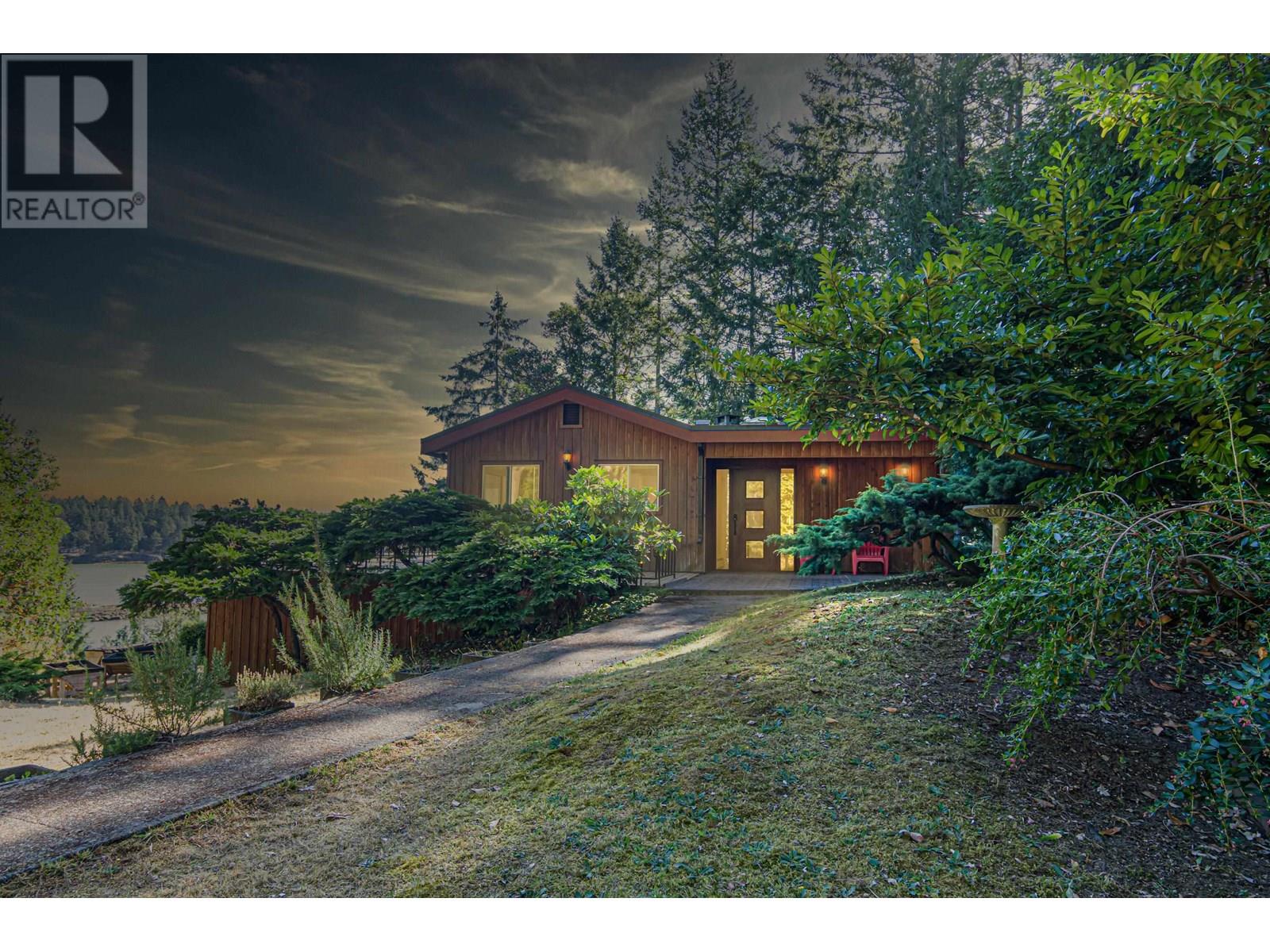 1361 Sturdies Bay Road, Galiano Island, British Columbia  V0N 1P0 - Photo 36 - R2983212