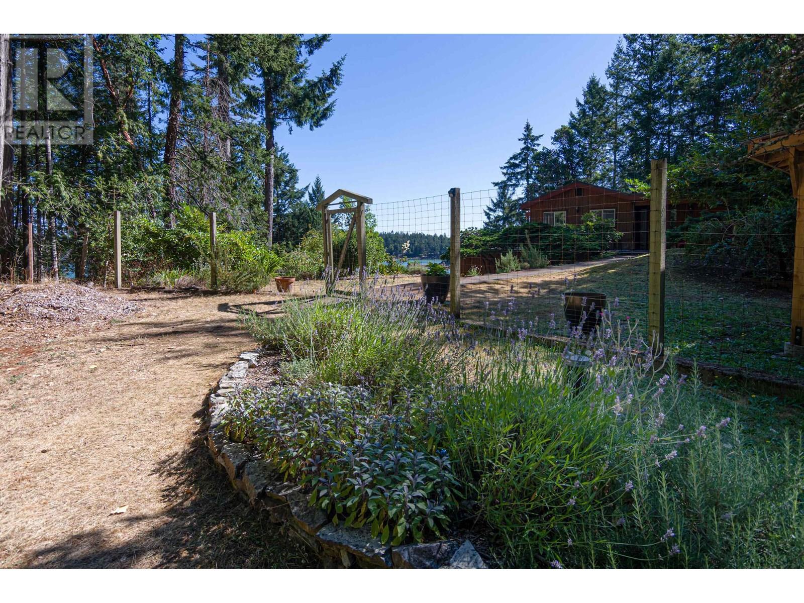 1361 Sturdies Bay Road, Galiano Island, British Columbia  V0N 1P0 - Photo 33 - R2983212