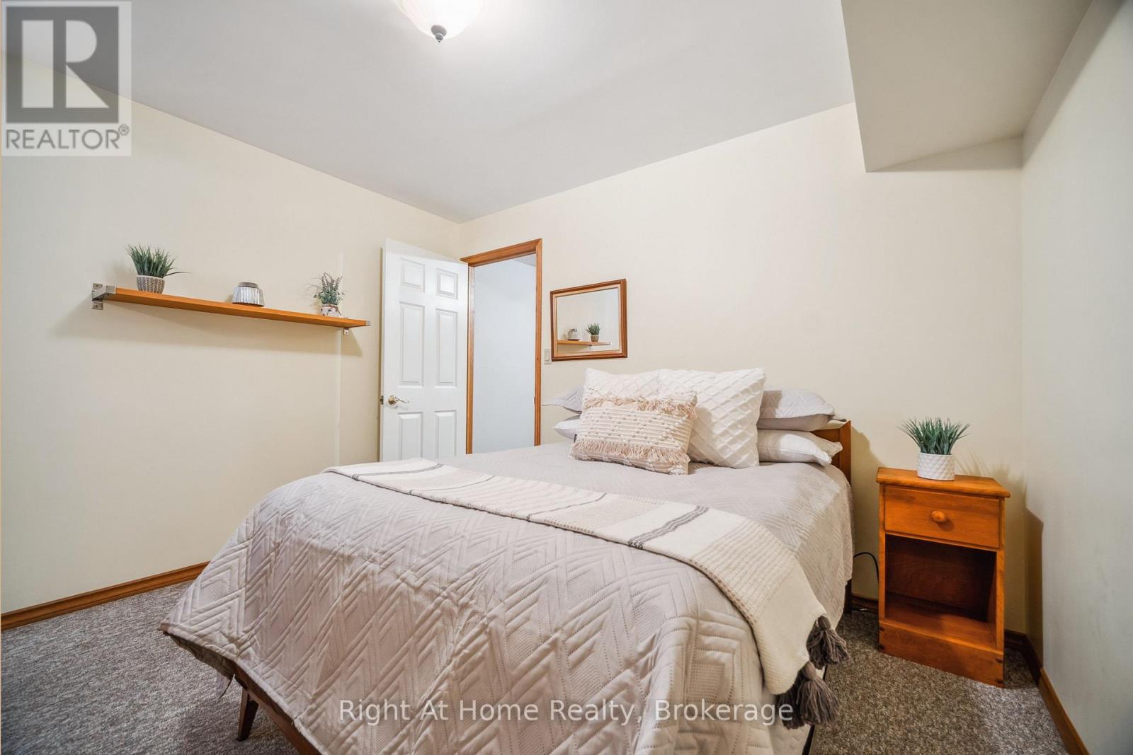 664 Maple Street, Huron East, Ontario  N0G 1H0 - Photo 19 - X12256338