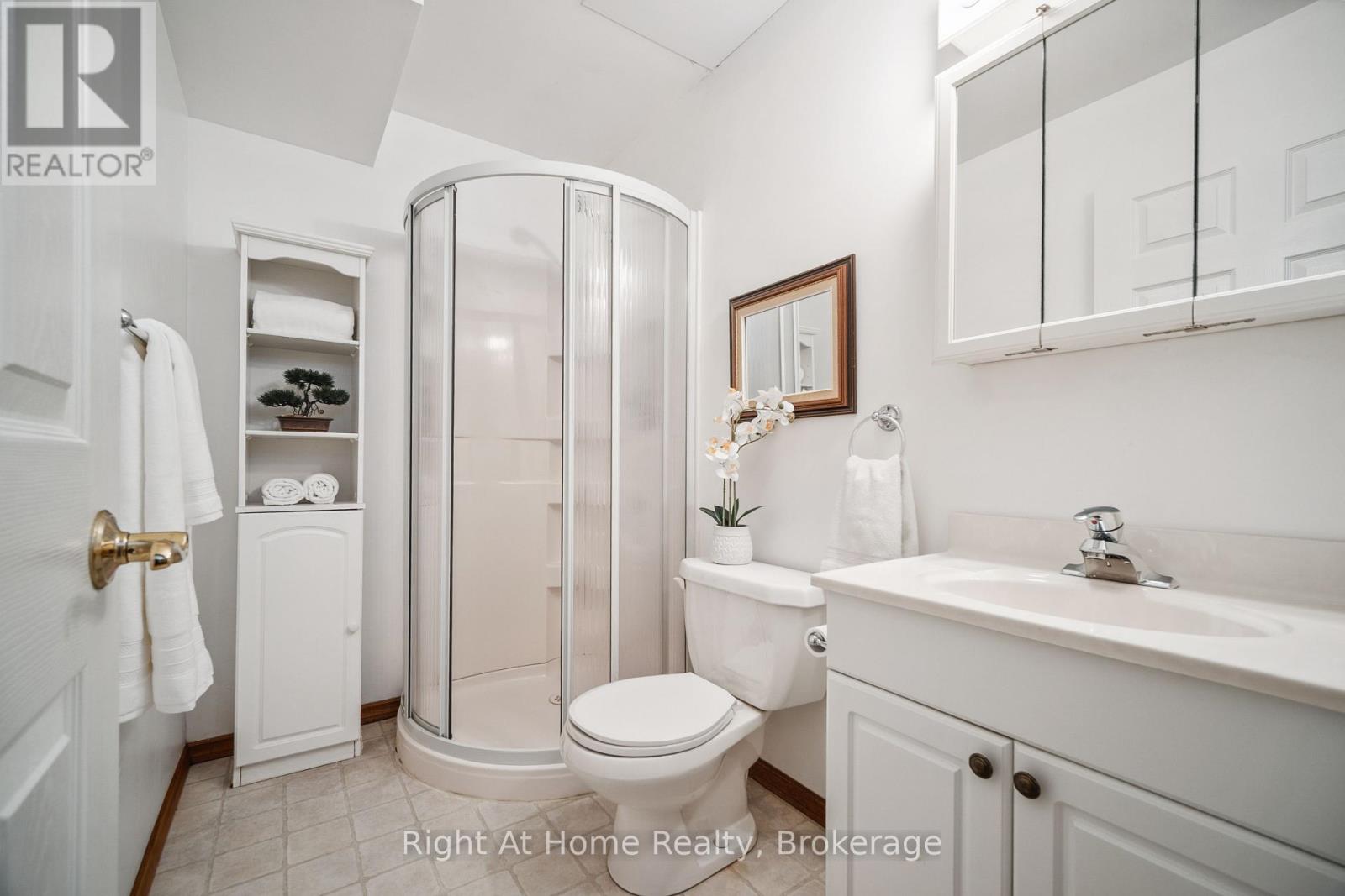 664 Maple Street, Huron East, Ontario  N0G 1H0 - Photo 20 - X12256338