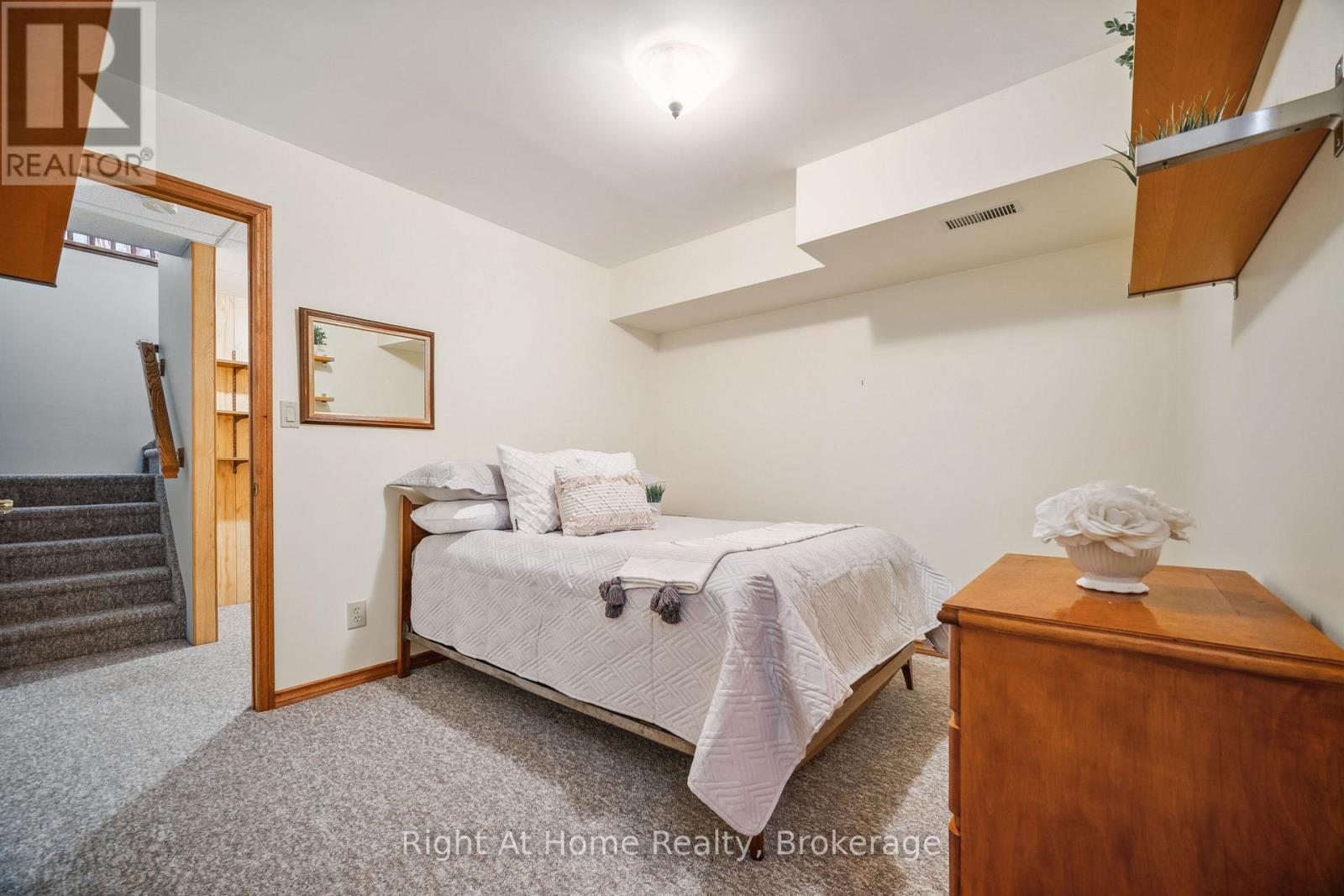 664 Maple Street, Huron East, Ontario  N0G 1H0 - Photo 21 - X12256338