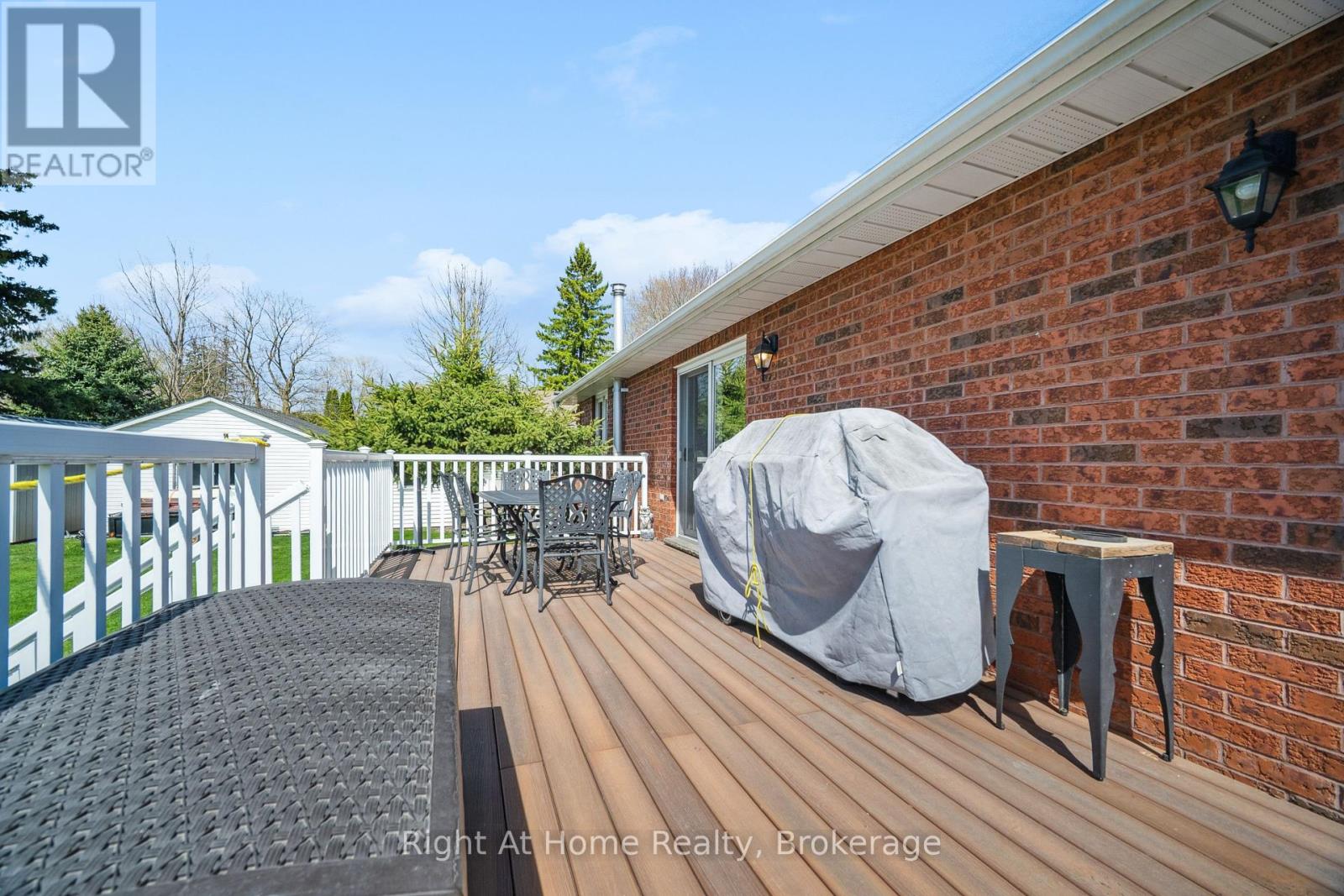 664 Maple Street, Huron East, Ontario  N0G 1H0 - Photo 23 - X12256338