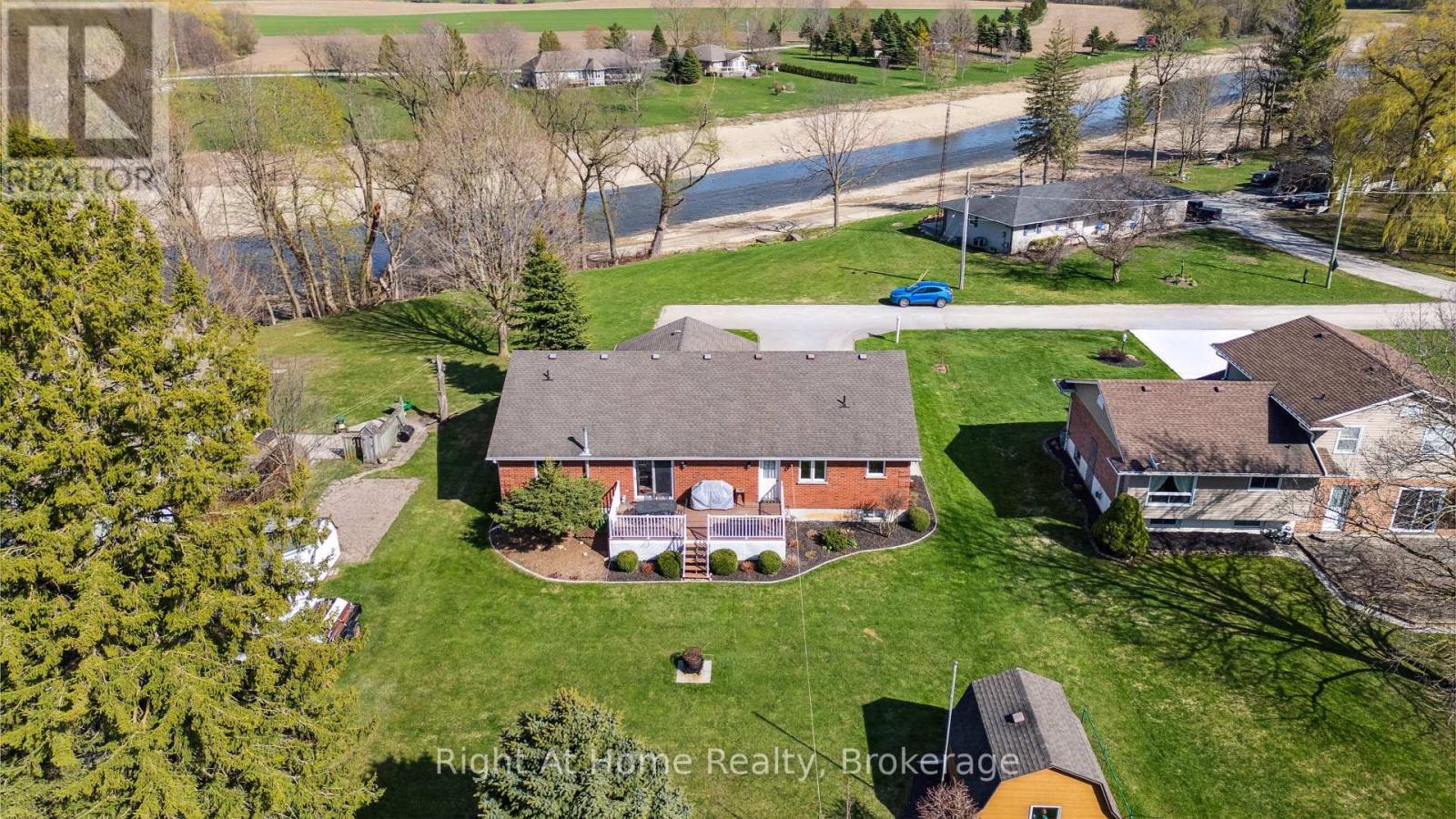 664 Maple Street, Huron East, Ontario  N0G 1H0 - Photo 28 - X12256338