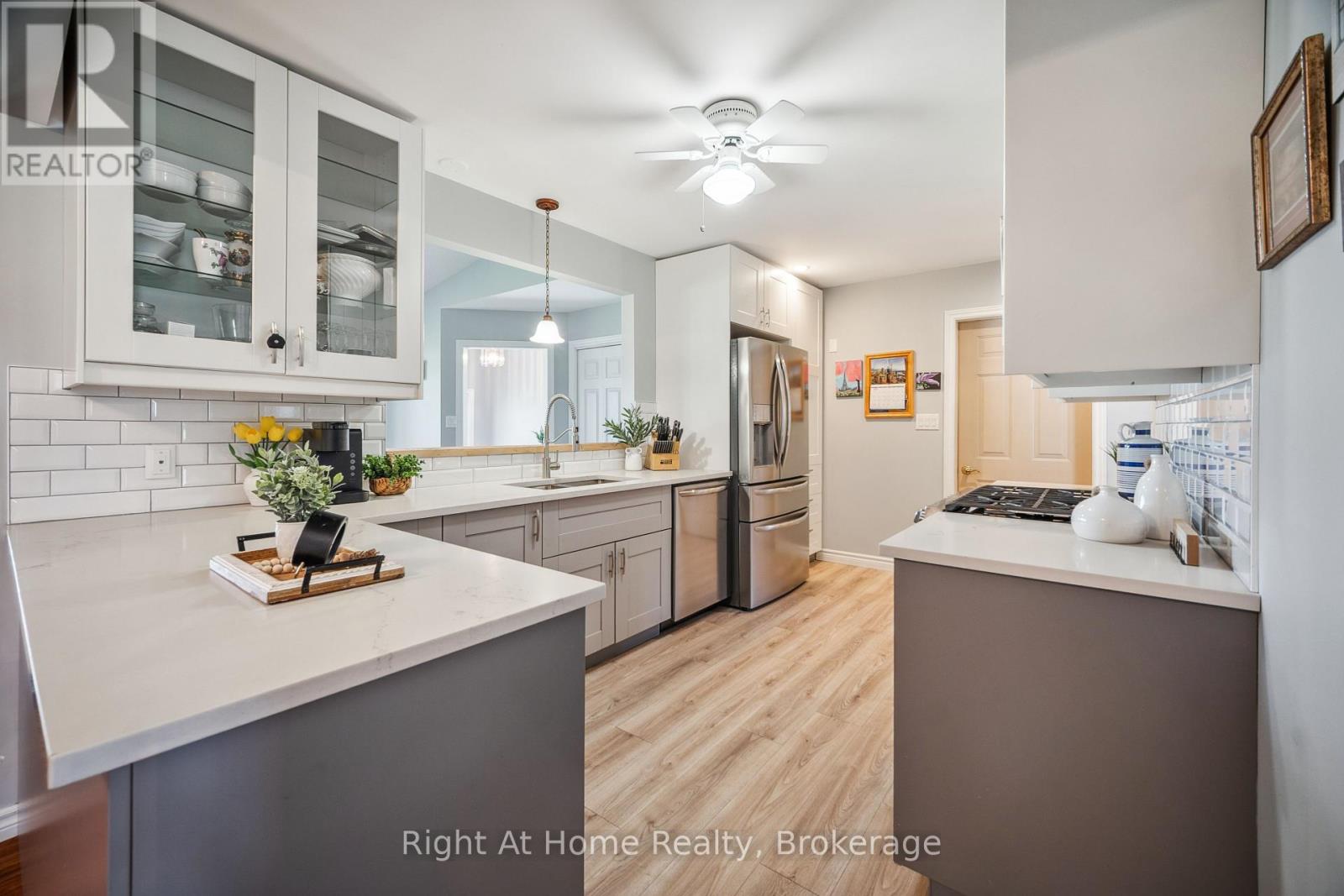 664 Maple Street, Huron East, Ontario  N0G 1H0 - Photo 7 - X12256338