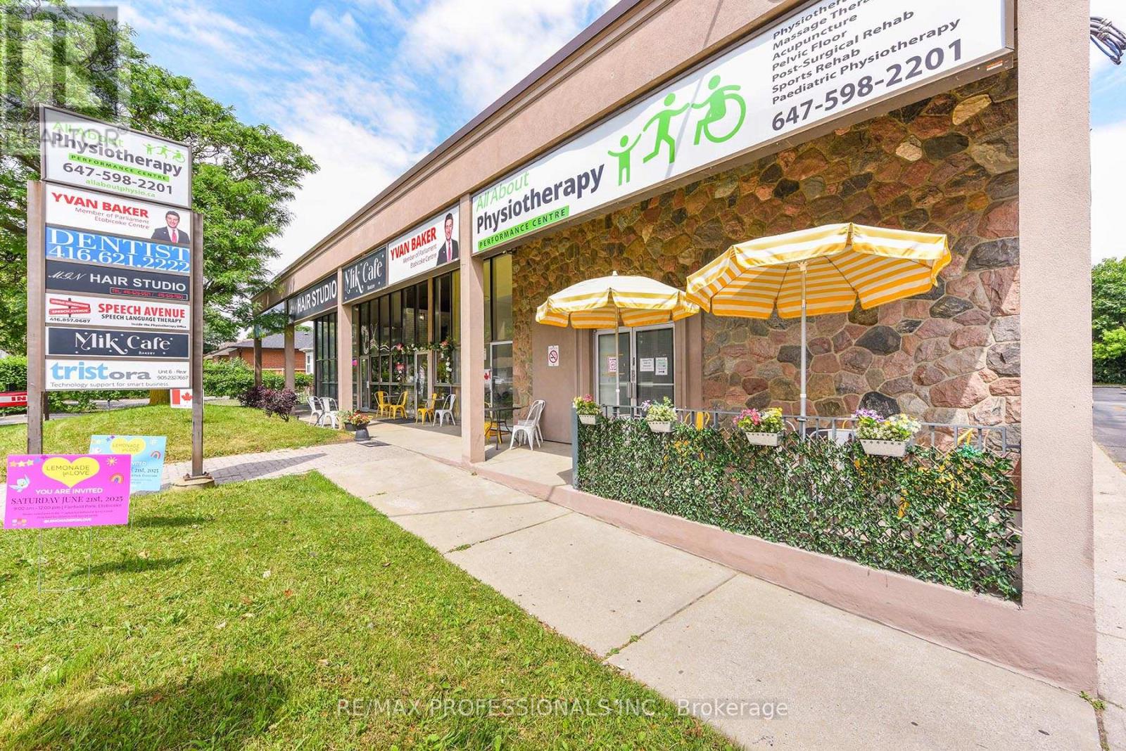 Property at 577 BURNHAMTHORPE ROAD image 1