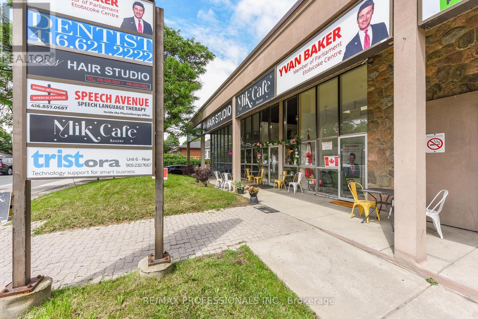 Property at 577 BURNHAMTHORPE ROAD image 2