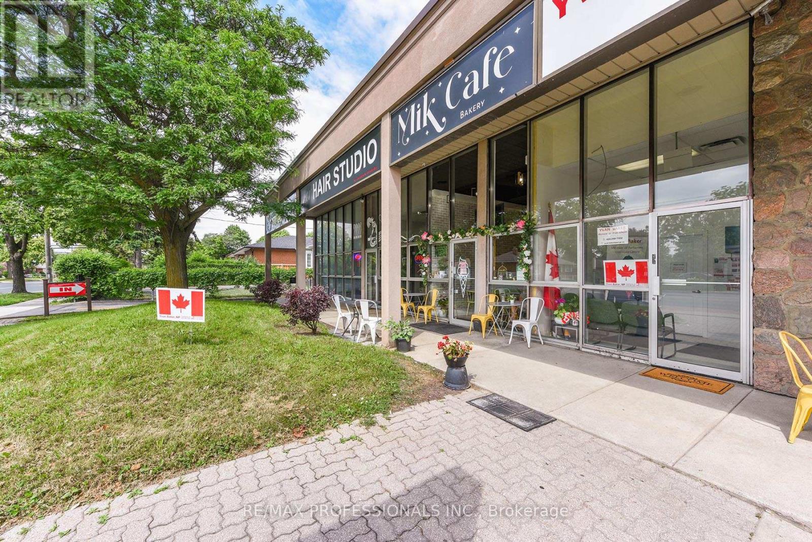 Property at 577 BURNHAMTHORPE ROAD image 3