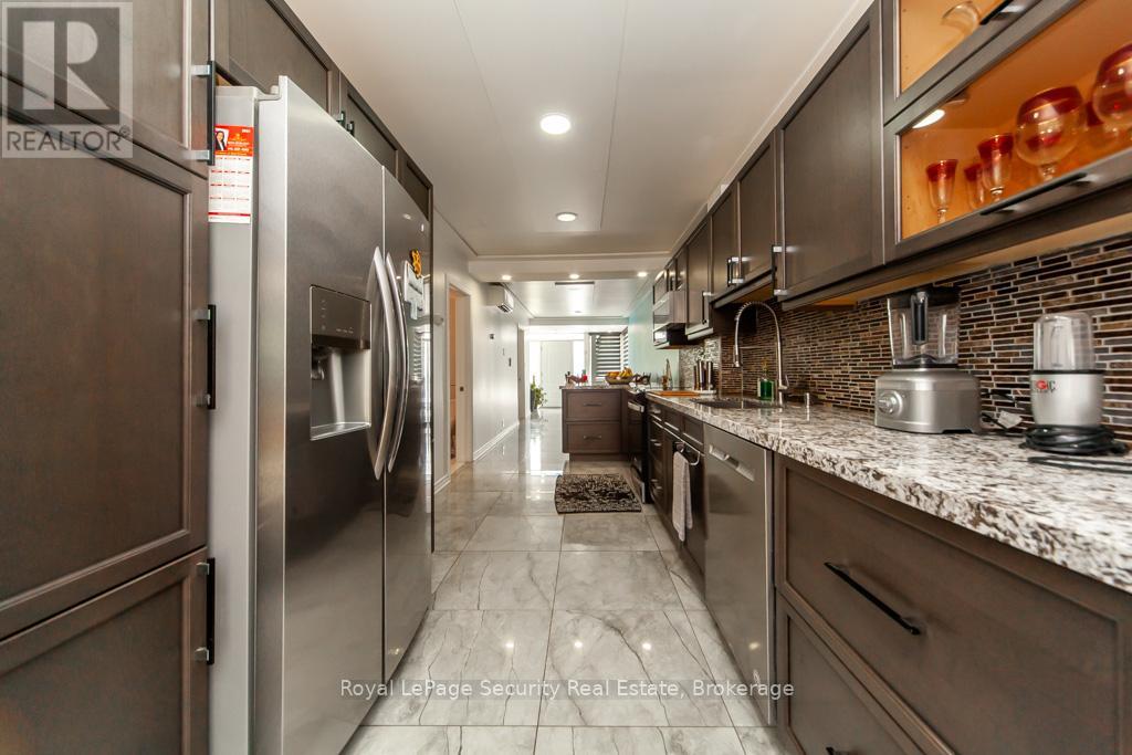 44 Woodgate Drive, Toronto, Ontario  M6N 4W3 - Photo 10 - W12256210