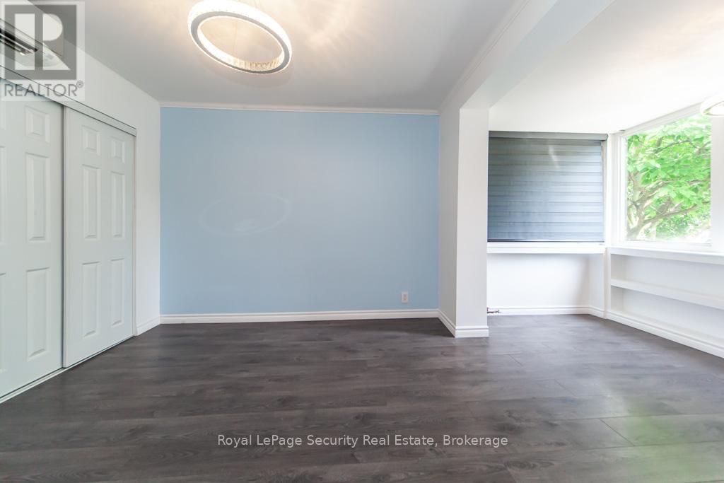 44 Woodgate Drive, Toronto, Ontario  M6N 4W3 - Photo 14 - W12256210