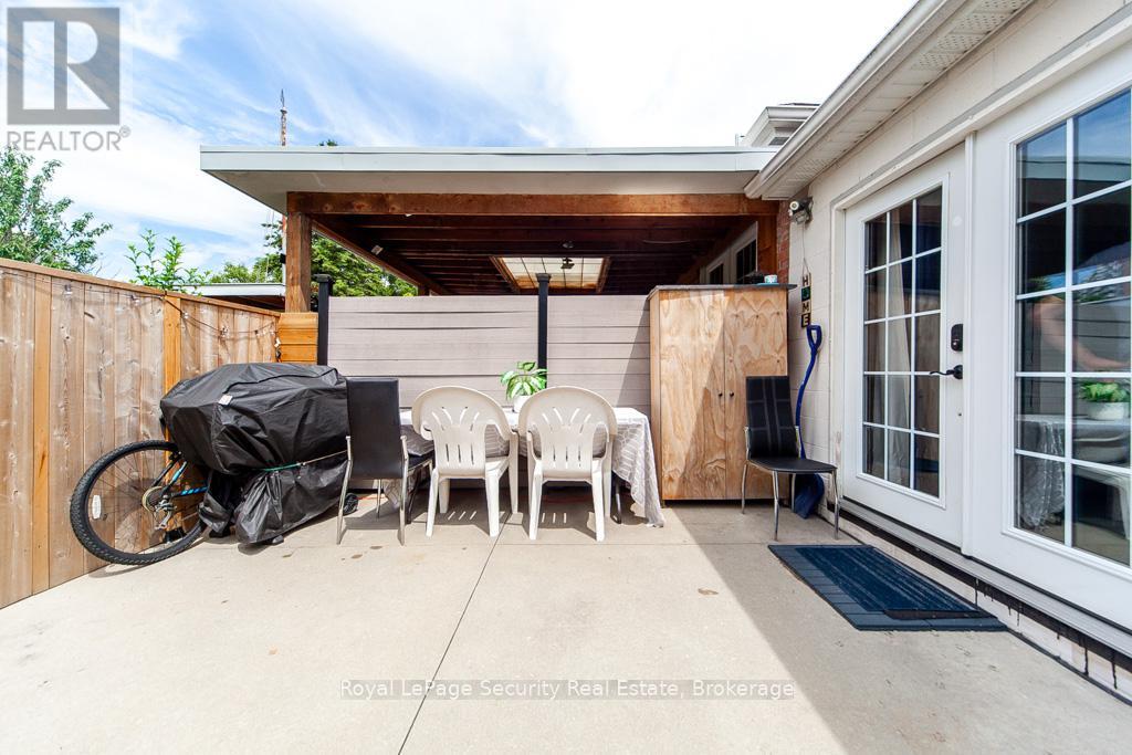 44 Woodgate Drive, Toronto, Ontario  M6N 4W3 - Photo 23 - W12256210