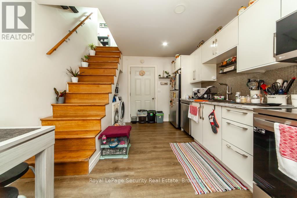 44 Woodgate Drive, Toronto, Ontario  M6N 4W3 - Photo 25 - W12256210