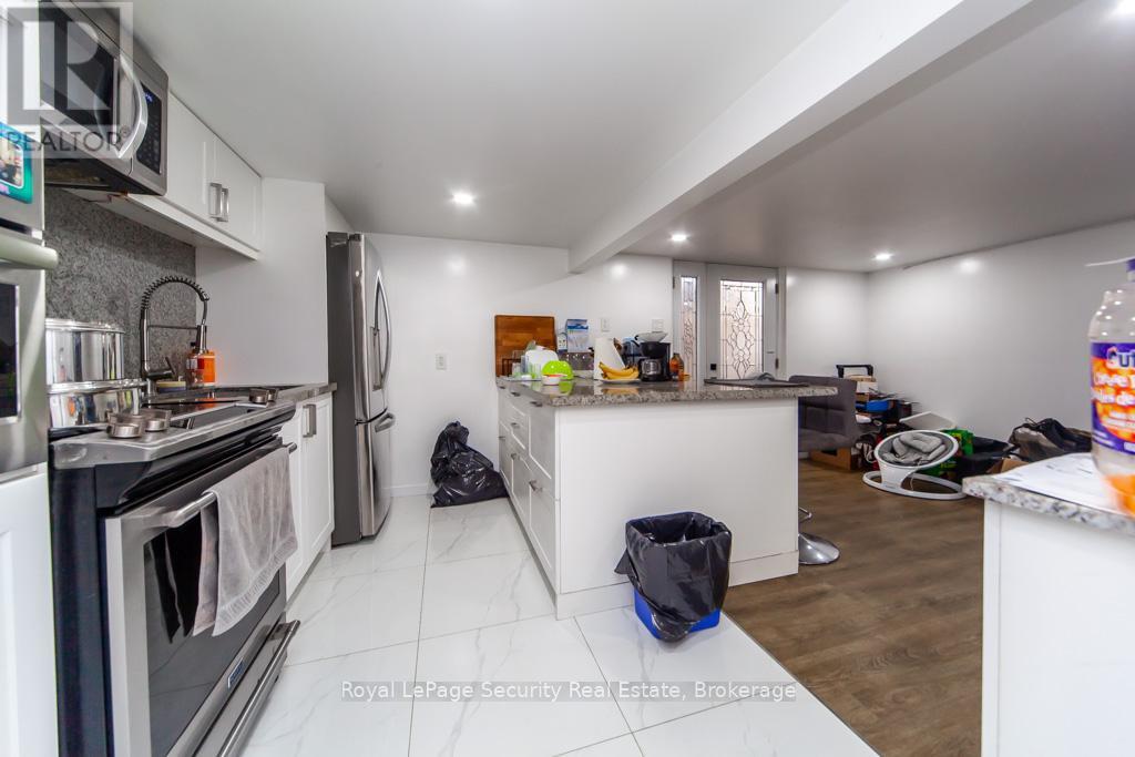 44 Woodgate Drive, Toronto, Ontario  M6N 4W3 - Photo 36 - W12256210