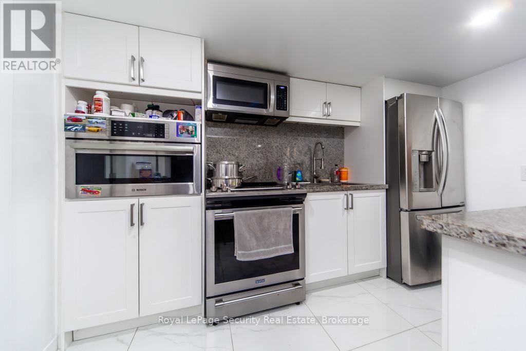 44 Woodgate Drive, Toronto, Ontario  M6N 4W3 - Photo 39 - W12256210