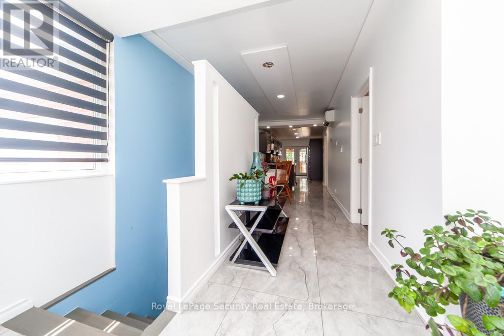 Property at 44 WOODGATE DRIVE image 4