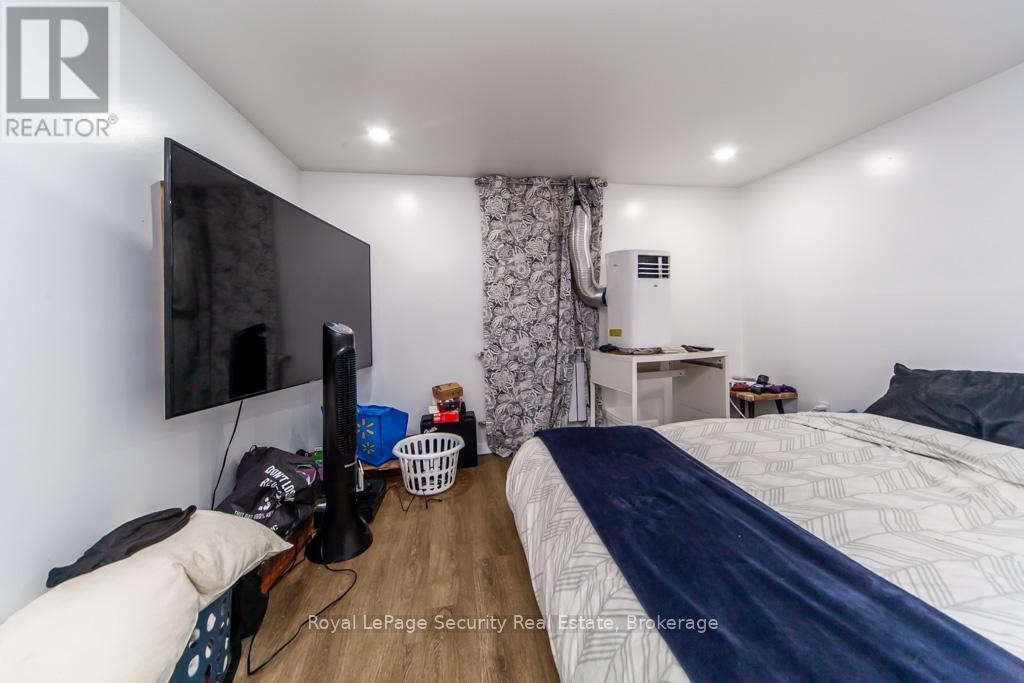 44 Woodgate Drive, Toronto, Ontario  M6N 4W3 - Photo 40 - W12256210
