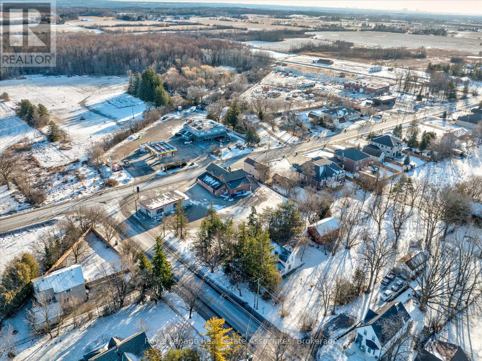 15388 Airport Road, Caledon, Ontario  L7C 1E6 - Photo 7 - W12256220