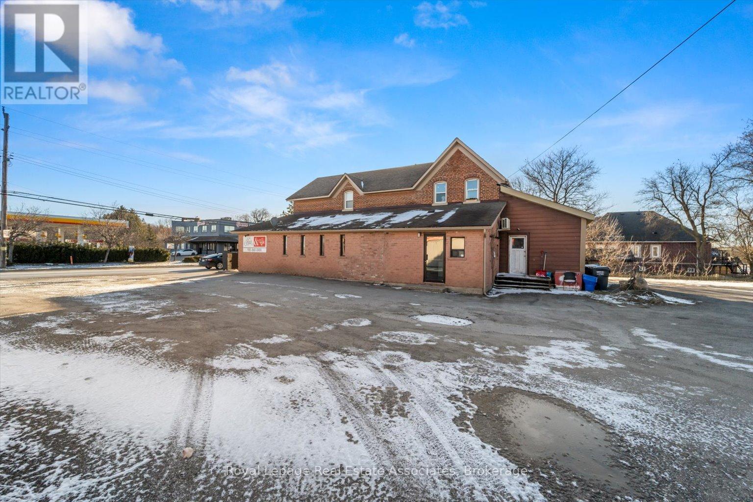 15388 Airport Road, Caledon, Ontario  L7C 1E6 - Photo 9 - W12256220