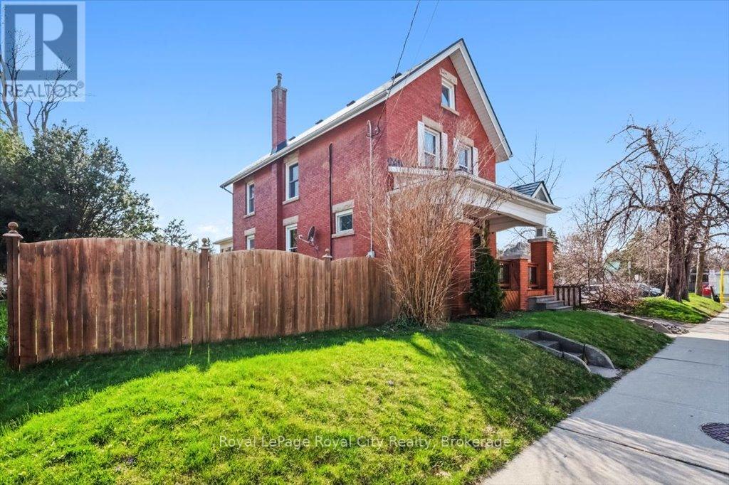 Property at 572 WOOLWICH STREET image 3