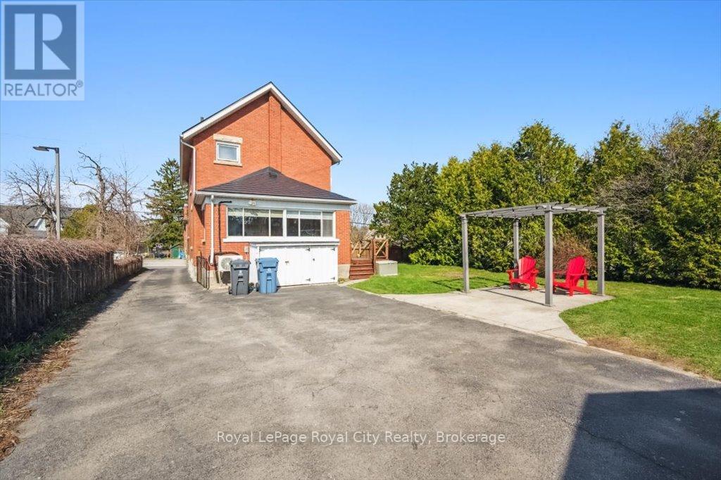 572 Woolwich Street, Guelph, Ontario  N1H 3Y2 - Photo 36 - X12256298