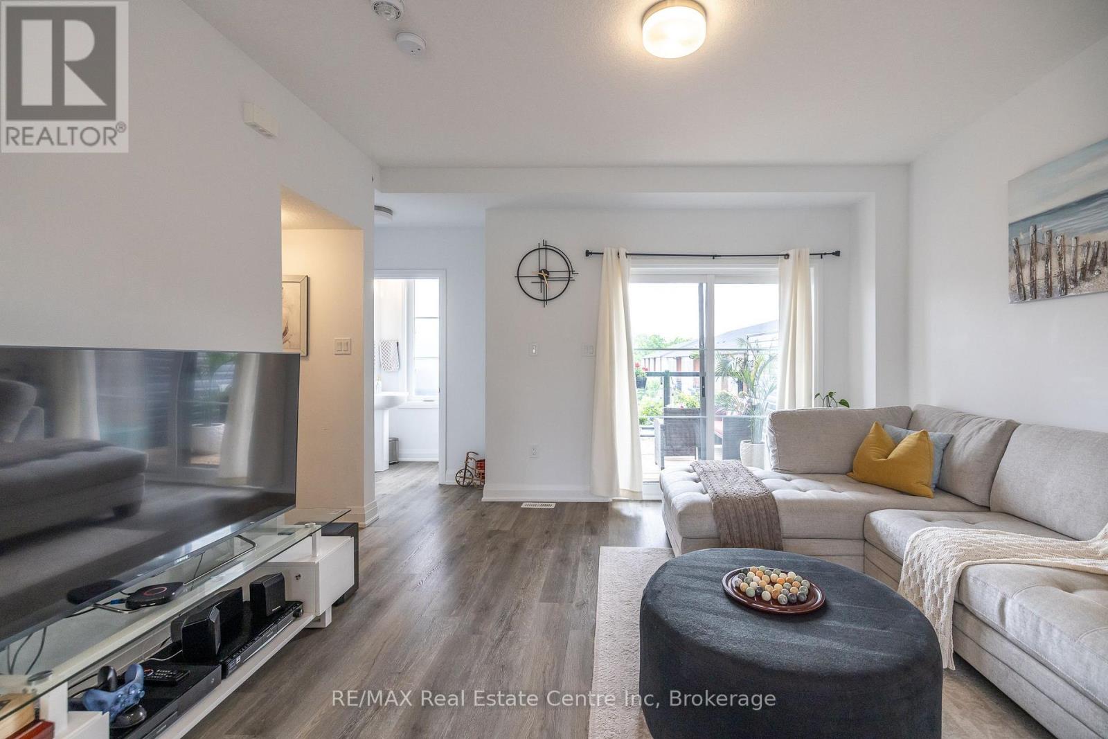 Property at 170 HURON STREET image 4