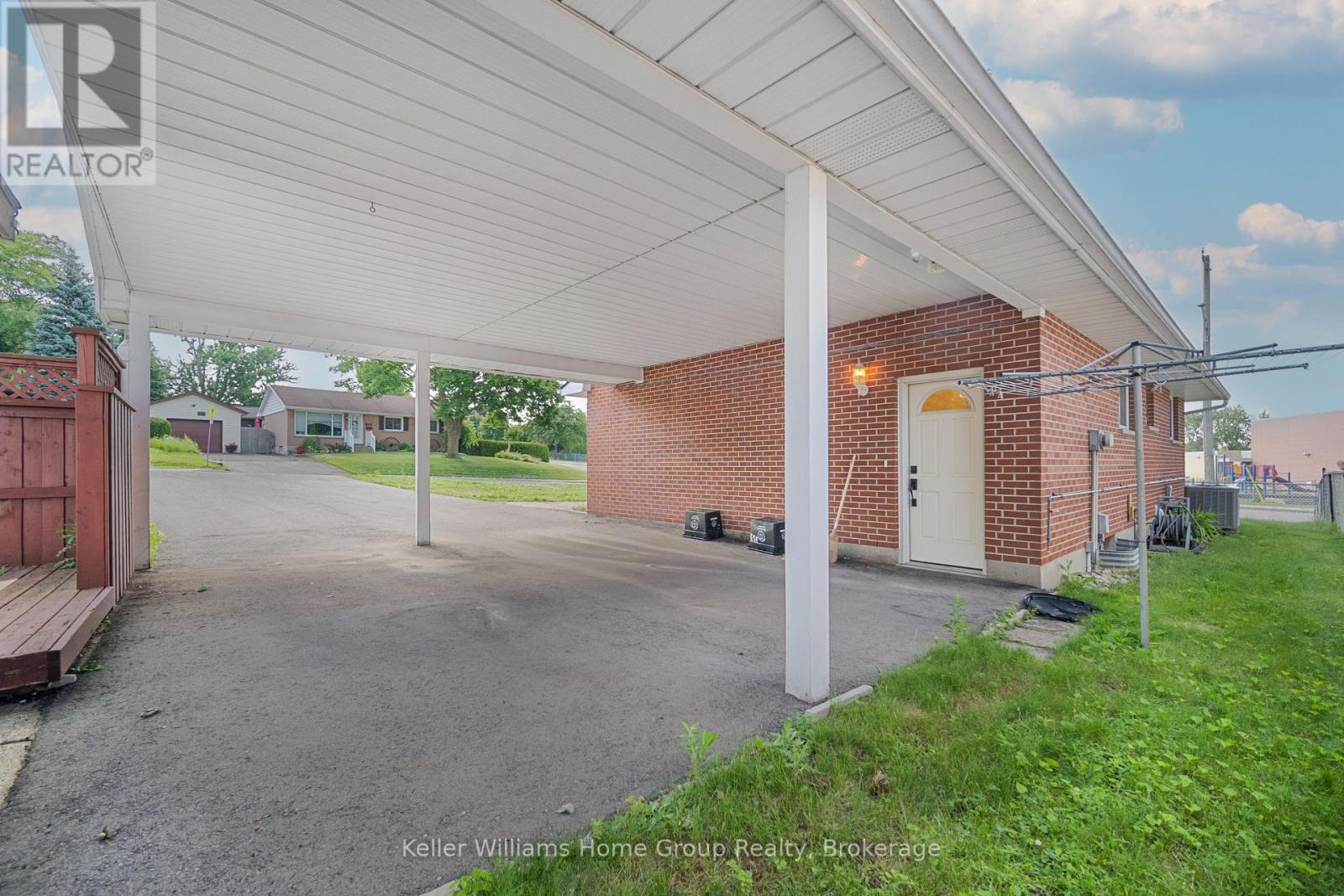 155 Berwick Street, Woodstock, Ontario  N4S 7L6 - Photo 3 - X12256348