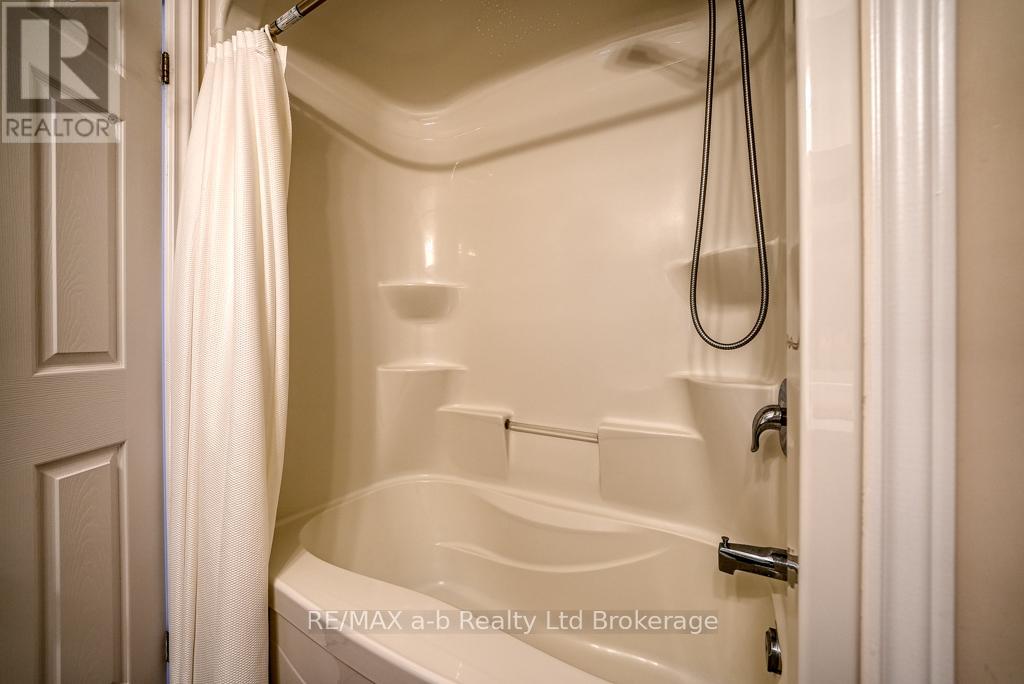 307 Poldon Drive, Norwich, Ontario  N0J 1P0 - Photo 27 - X12256337