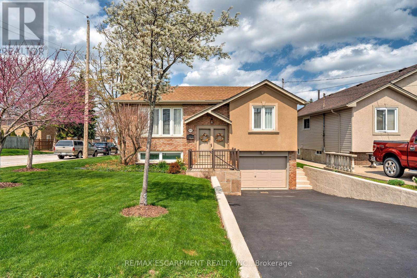 Property at 302 HIGHRIDGE AVENUE image 3