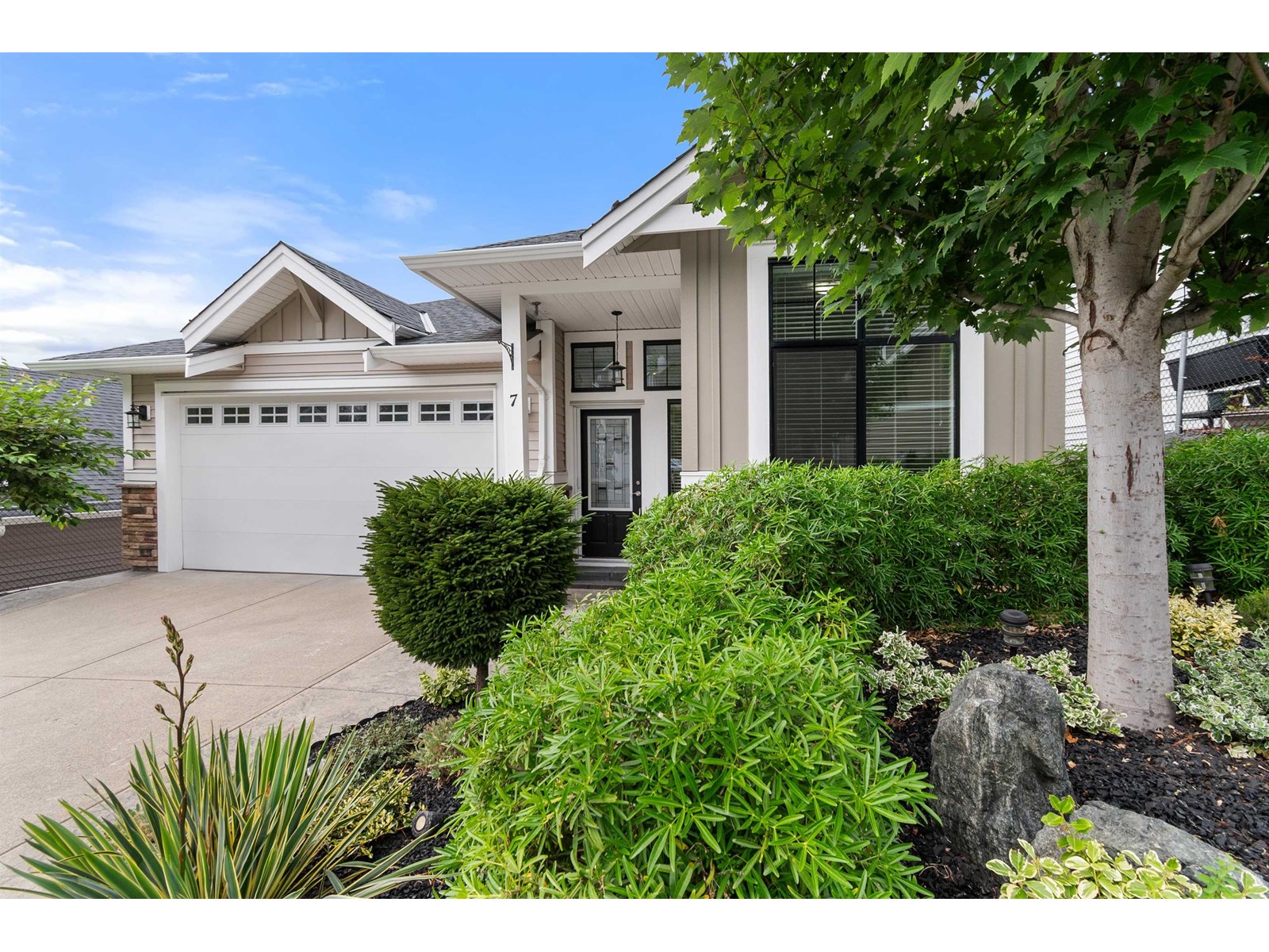 Property at 7 47045 SYLVAN DRIVE image 2