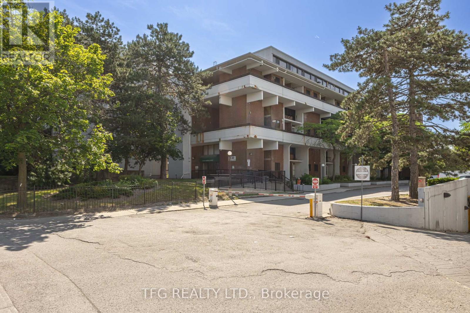 Property at 214 - 140 LEEWARD GLENWAY image 1
