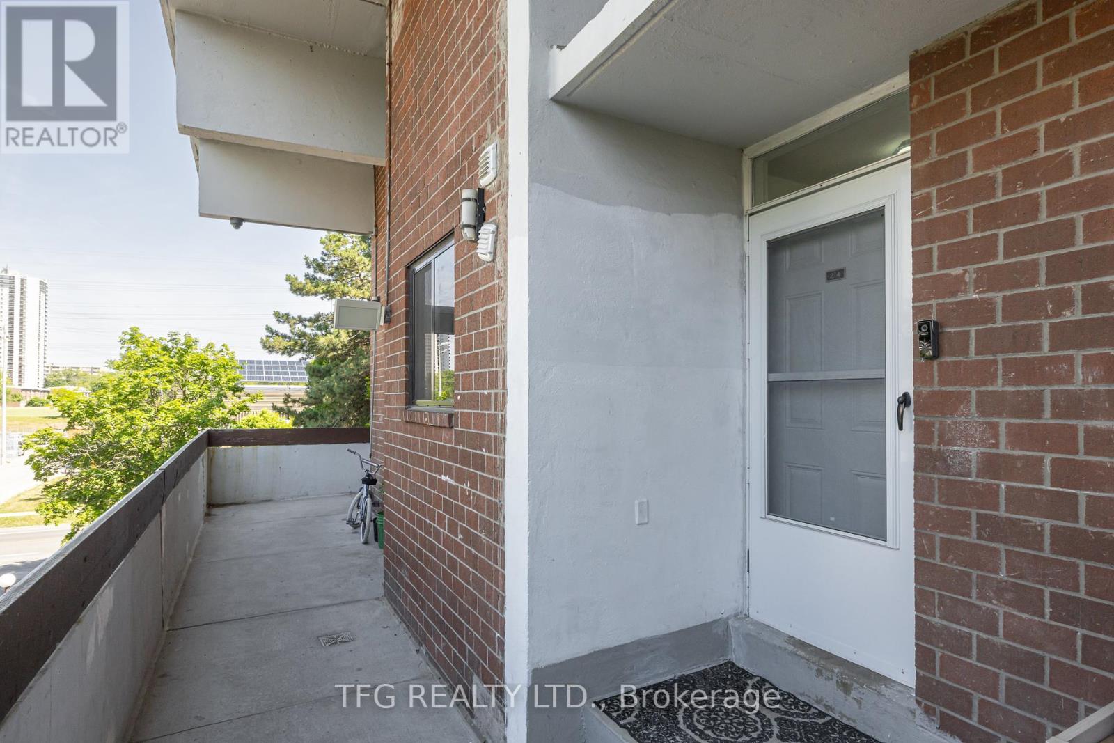 Property at 214 - 140 LEEWARD GLENWAY image 2