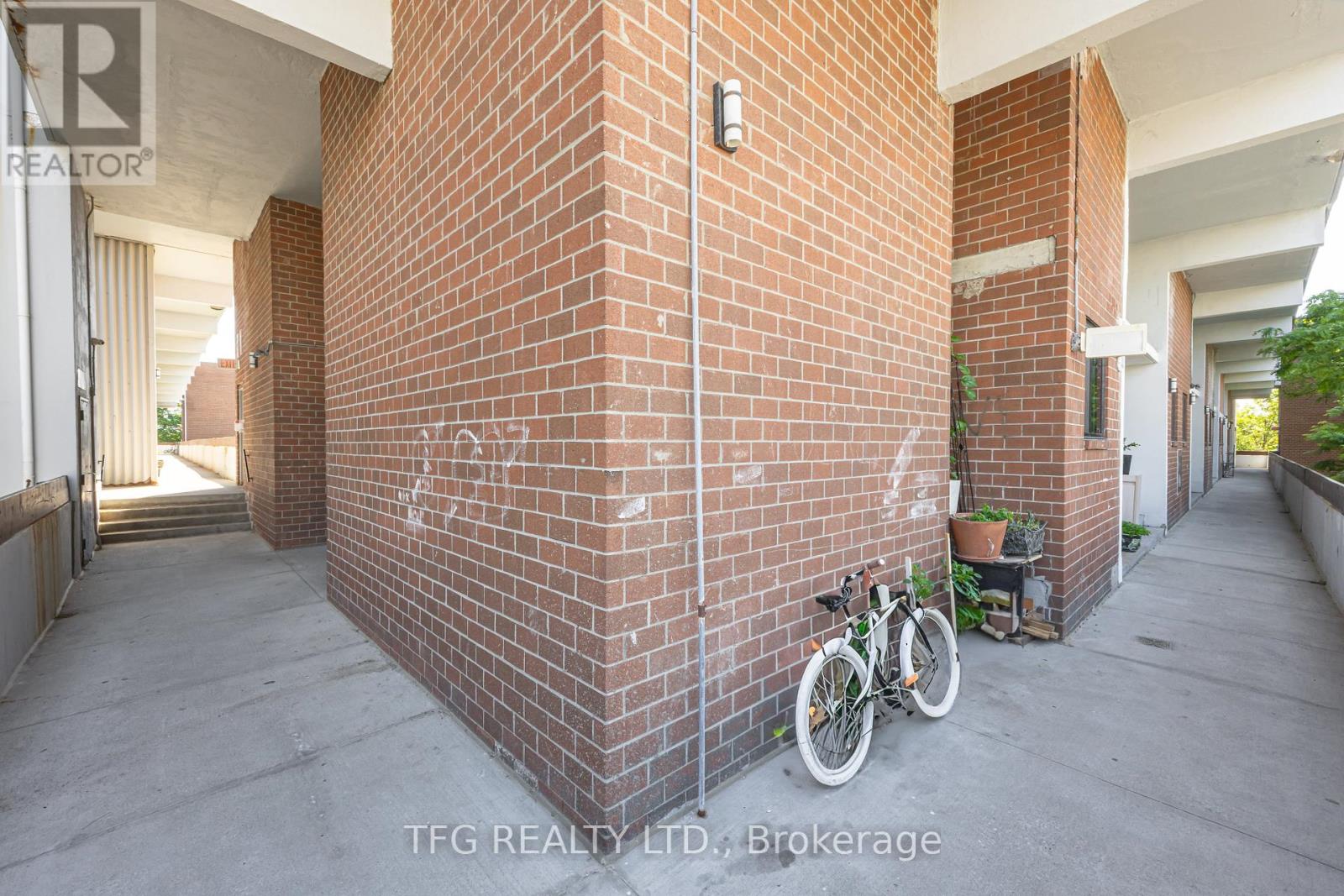 Property at 214 - 140 LEEWARD GLENWAY image 4