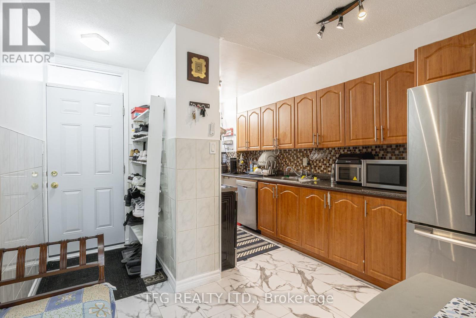 Property at 214 - 140 LEEWARD GLENWAY image 5