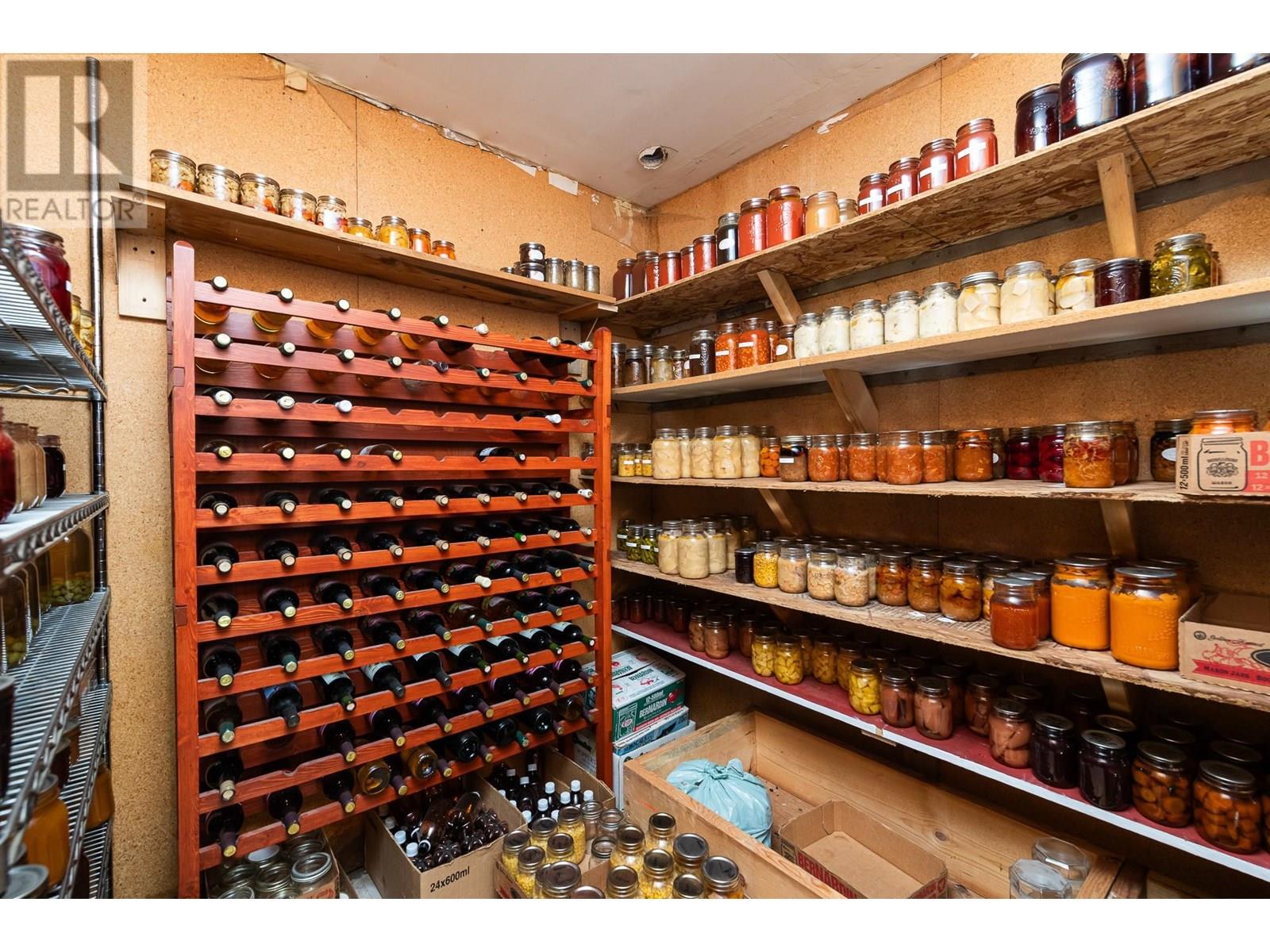 9005 3 & 95 Highway, Yahk, British Columbia  V0B 2P0 - Photo 21 - 10354372