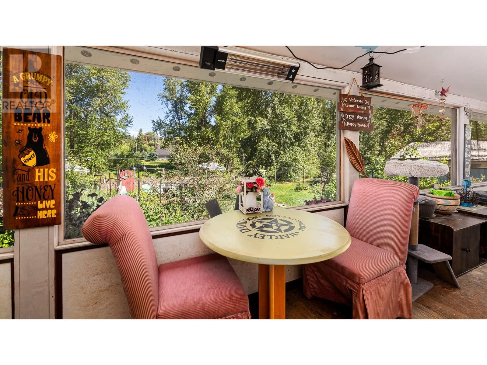 9005 3 & 95 Highway, Yahk, British Columbia  V0B 2P0 - Photo 22 - 10354372