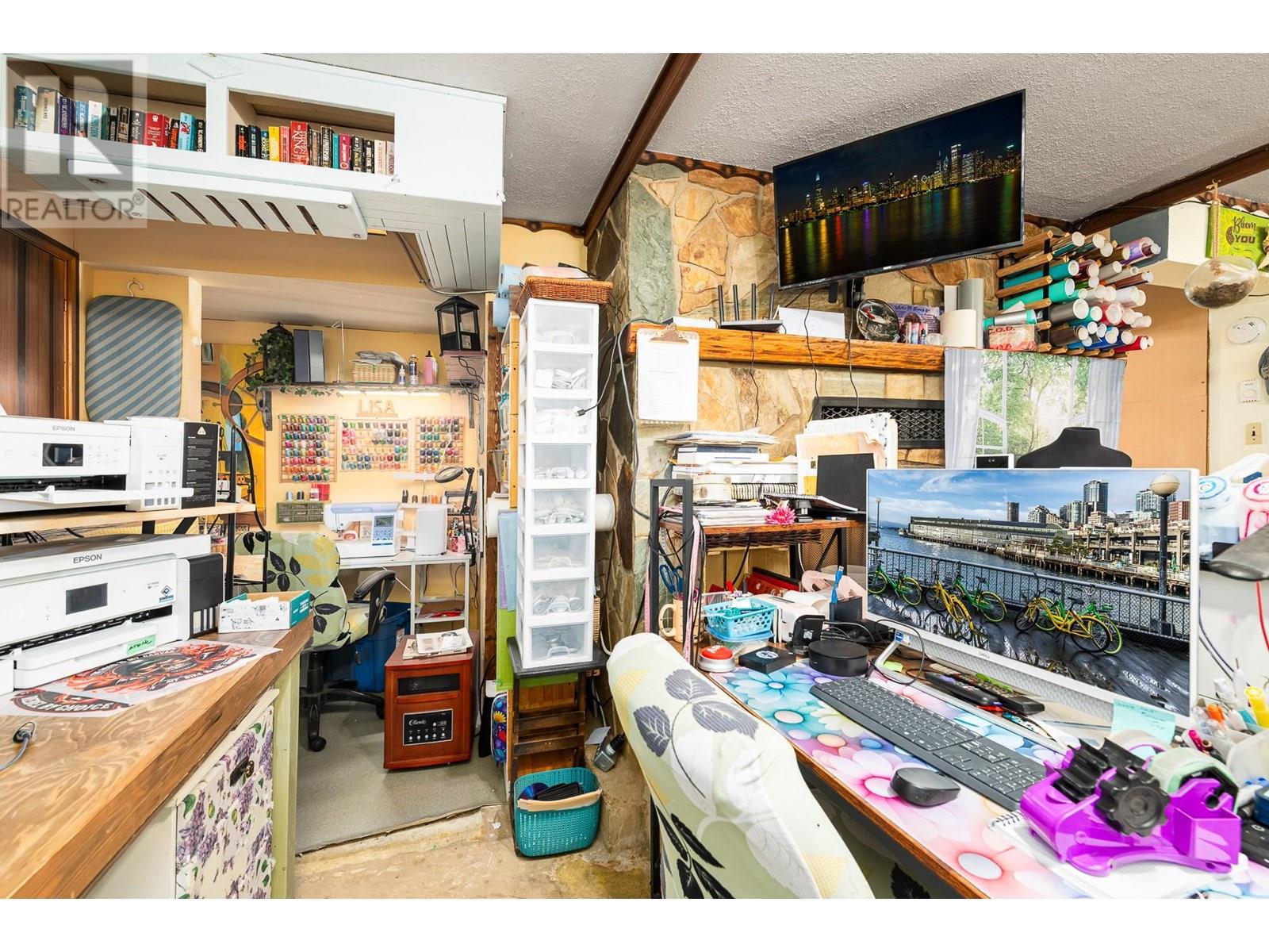 9005 3 & 95 Highway, Yahk, British Columbia  V0B 2P0 - Photo 20 - 10354372