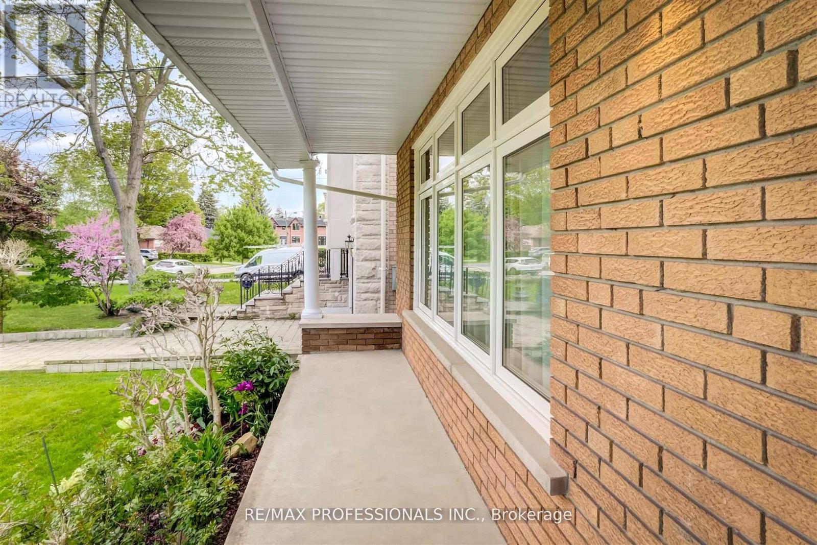 Property at 30 TOBRUK CRESCENT image 2