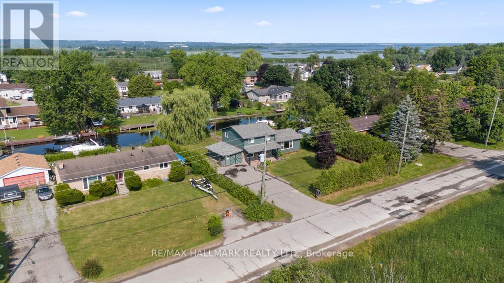 Property at 720 LAKE DRIVE S image 2