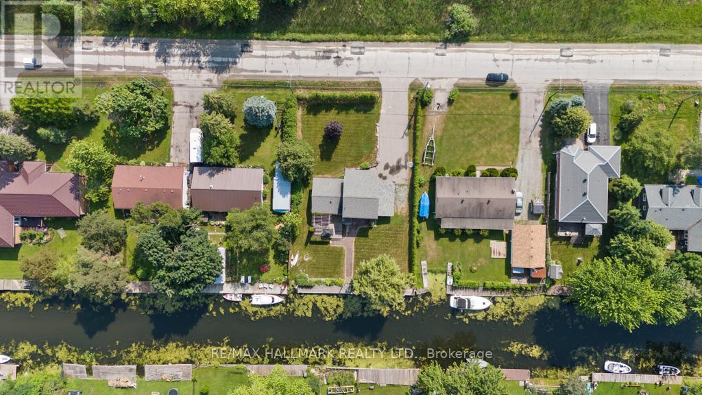 Property at 720 LAKE DRIVE S image 3