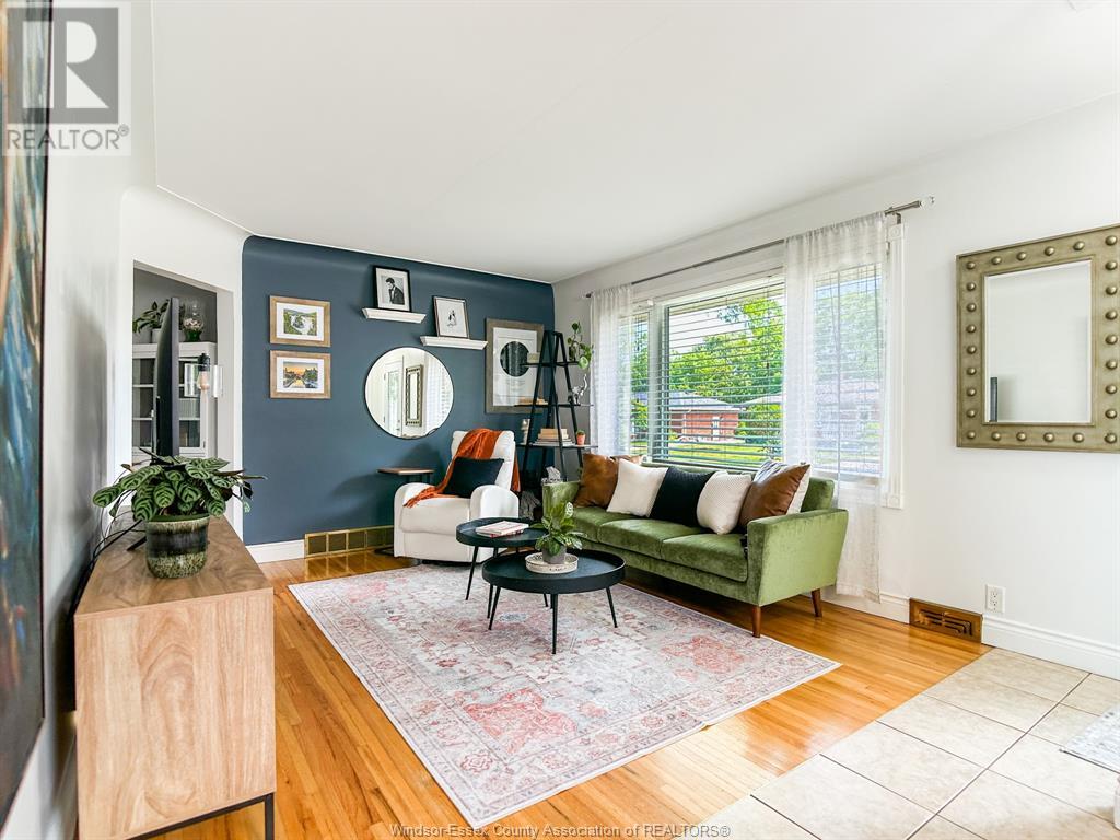 Property at 2551 ASKIN image 3